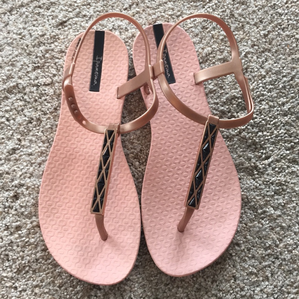 Ipanema pink sandals